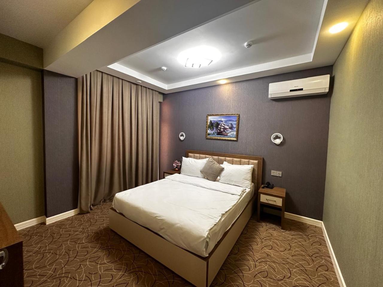 Royal Meridien Hotel Баку Екстер'єр фото